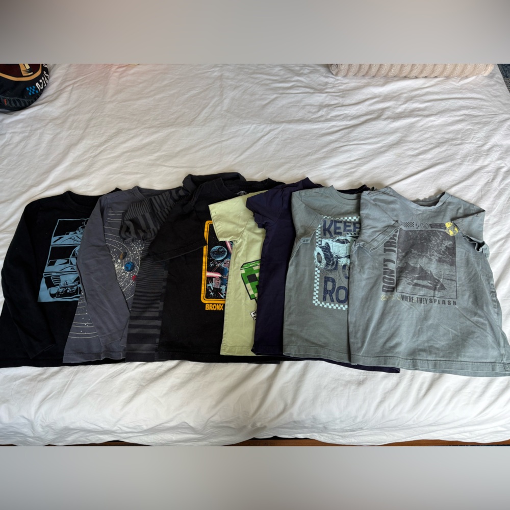 Lot of 8 Boys Size Small 6-7 T-Shirts